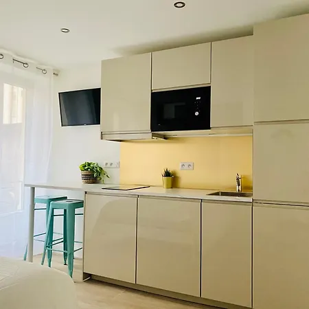 - Beautiful Renovated Architect 万塞讷